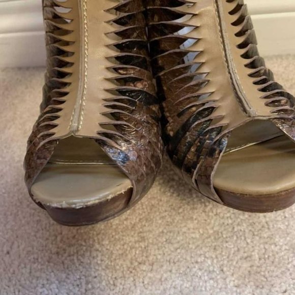 Fergie Animal Print Peep Toe Heels - Size 7 - Picture 4 of 5